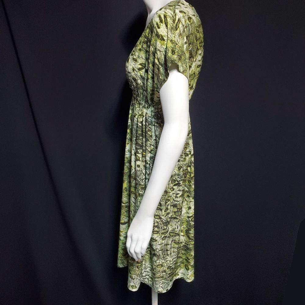 Green Patterned Dress - Picture 3 of 4